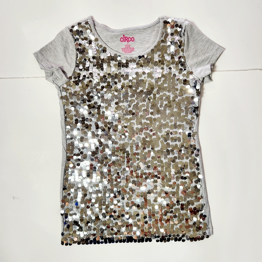 🩷Circo Girl's Shimmering Sequins Tee Size: M